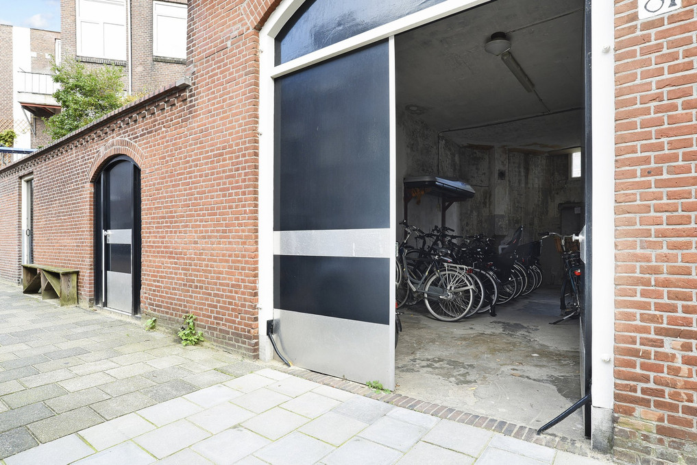 Jan van Houtstraat 81 te - Garage