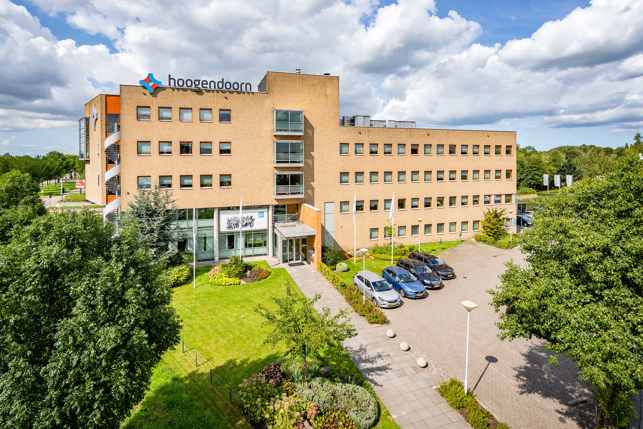 EQ Real Estate adviseert particuliere belegger bij de aankoop van kantoorgebouw in Vlaardingen