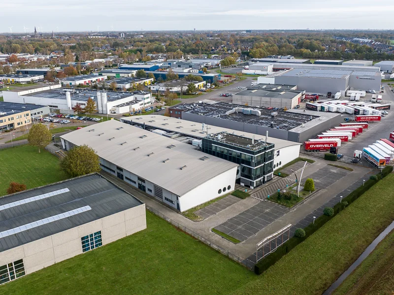 Bebo Vloeren huurt vrijstaand bedrijfscomplex van ca. 7.750 m2 aan de Munnikenheiweg 37 in Etten-Leur