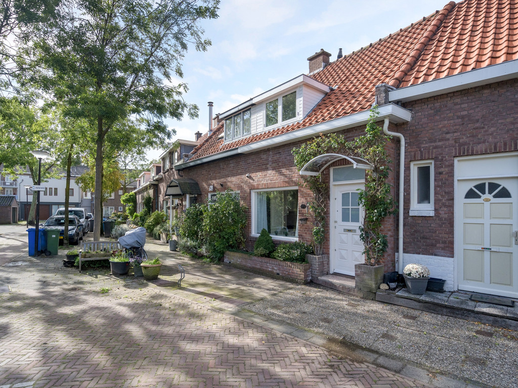 Carel Nakkenstraat 27, Rijswijk