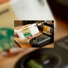 Afrekenen met telefoonhoes bij Starbucks