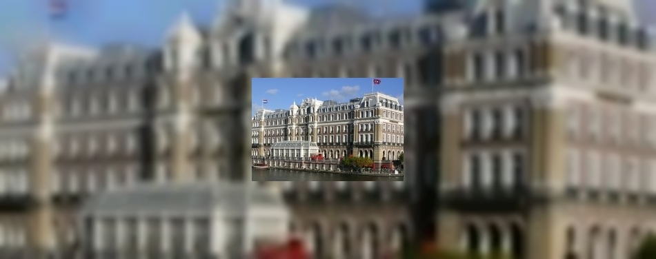 Bordje 'Te Koop' hangt weer eens aan Amstel Hotel
