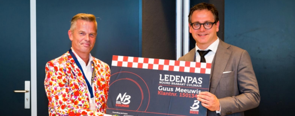 Guus Meeuwis ontvangt eerste Noord-Brabant Culinair ledenpas 