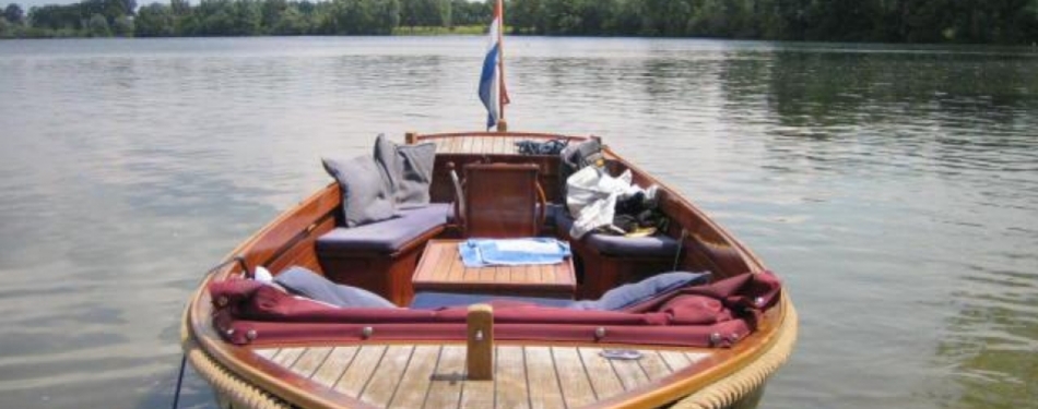 Rechter stelt Amsterdamse woonbootverhuurders in het gelijk