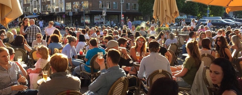Café Van Zanten trakteert gasten op Rokjesdag