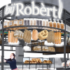 Robèrt van Beckhoven opent bakkerij en kiosk in winkelcentrum