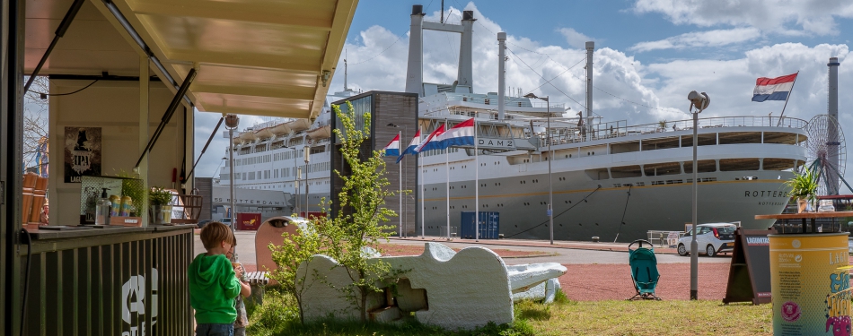 Sunny Side Terrace geopend voor ss Rotterdam