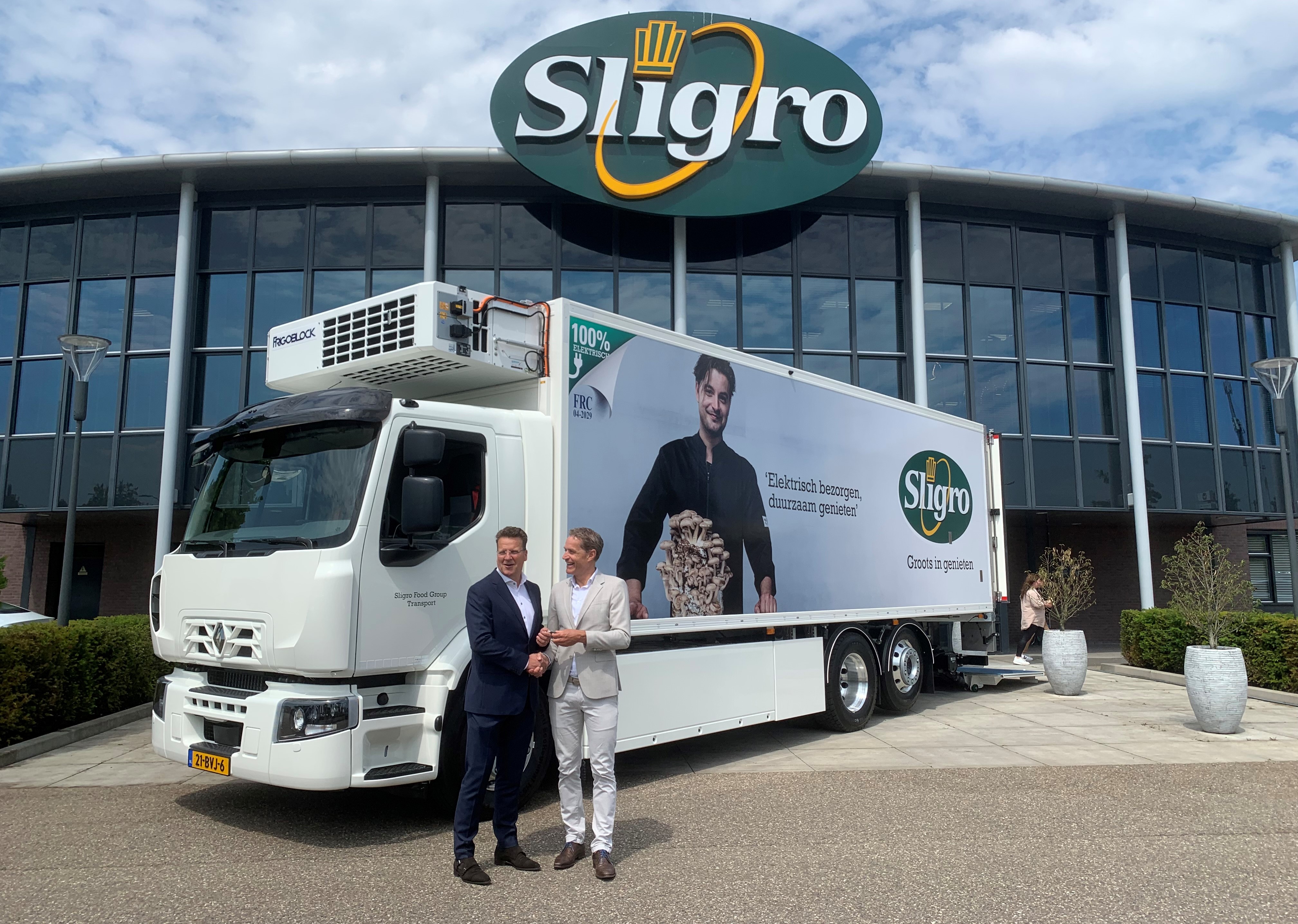 Sligro krijgt de eerste van 25 nieuwe elektrische vrachtwagens geleverd