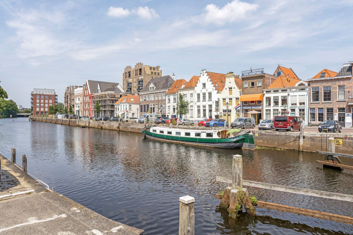 B&B te koop: Varend woonschip in stadshart Zwolle