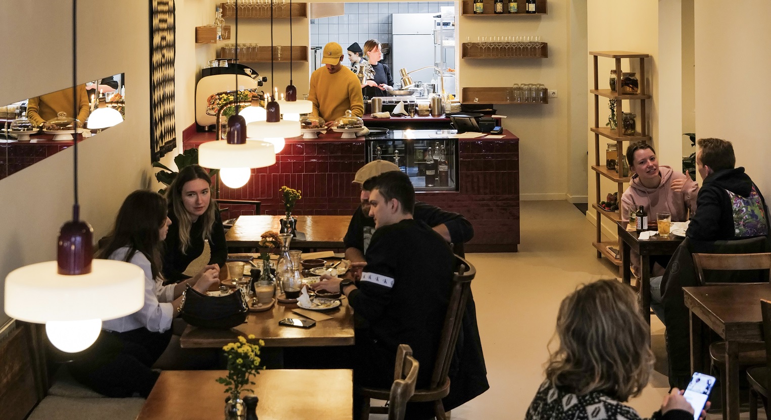 Zweden en Indonesië: Kafé Kontrast brengt twee werelden naar Amsterdam