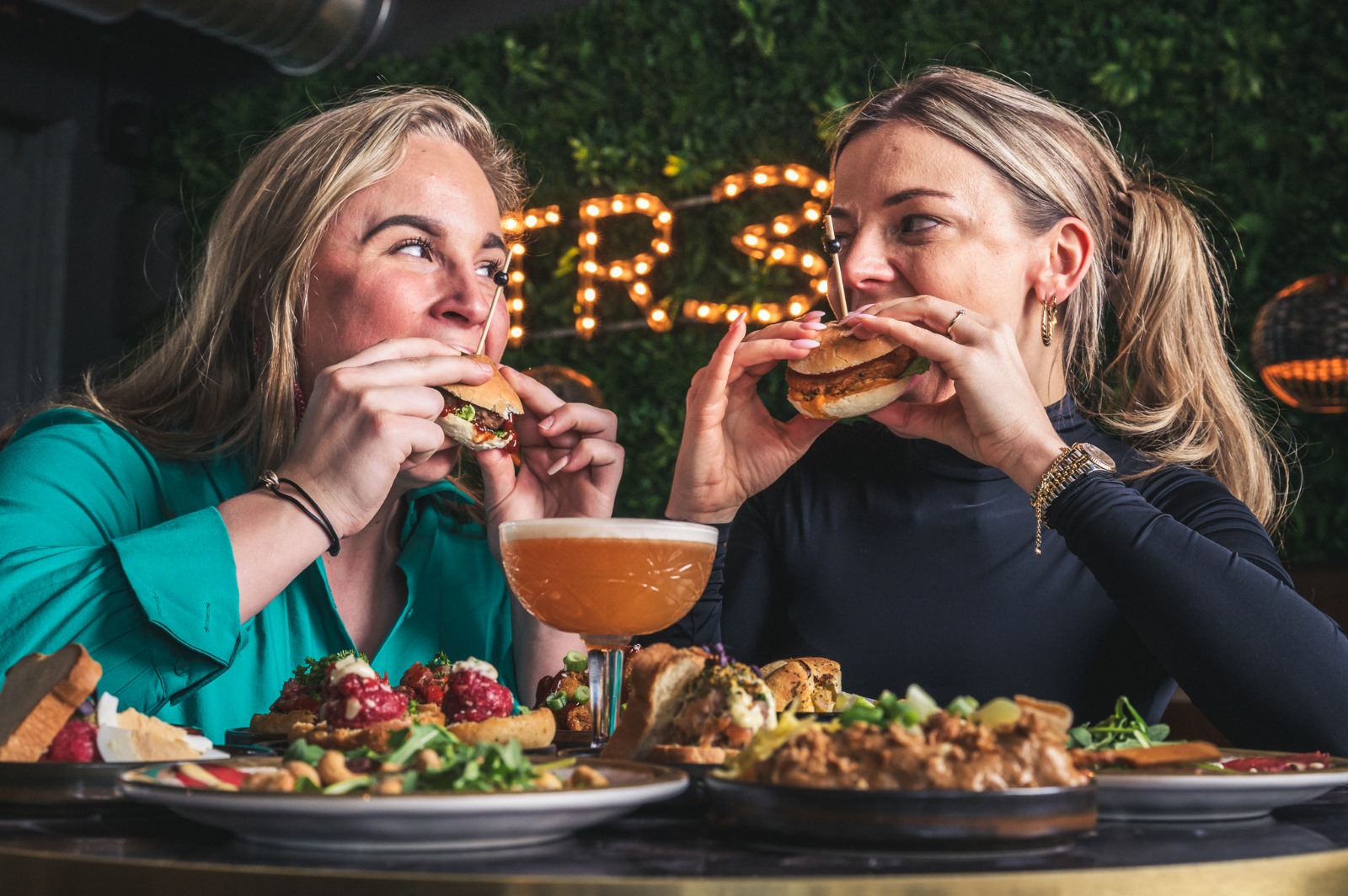 The Young Horeca Group opent Tres Tapasbar in Eindhoven