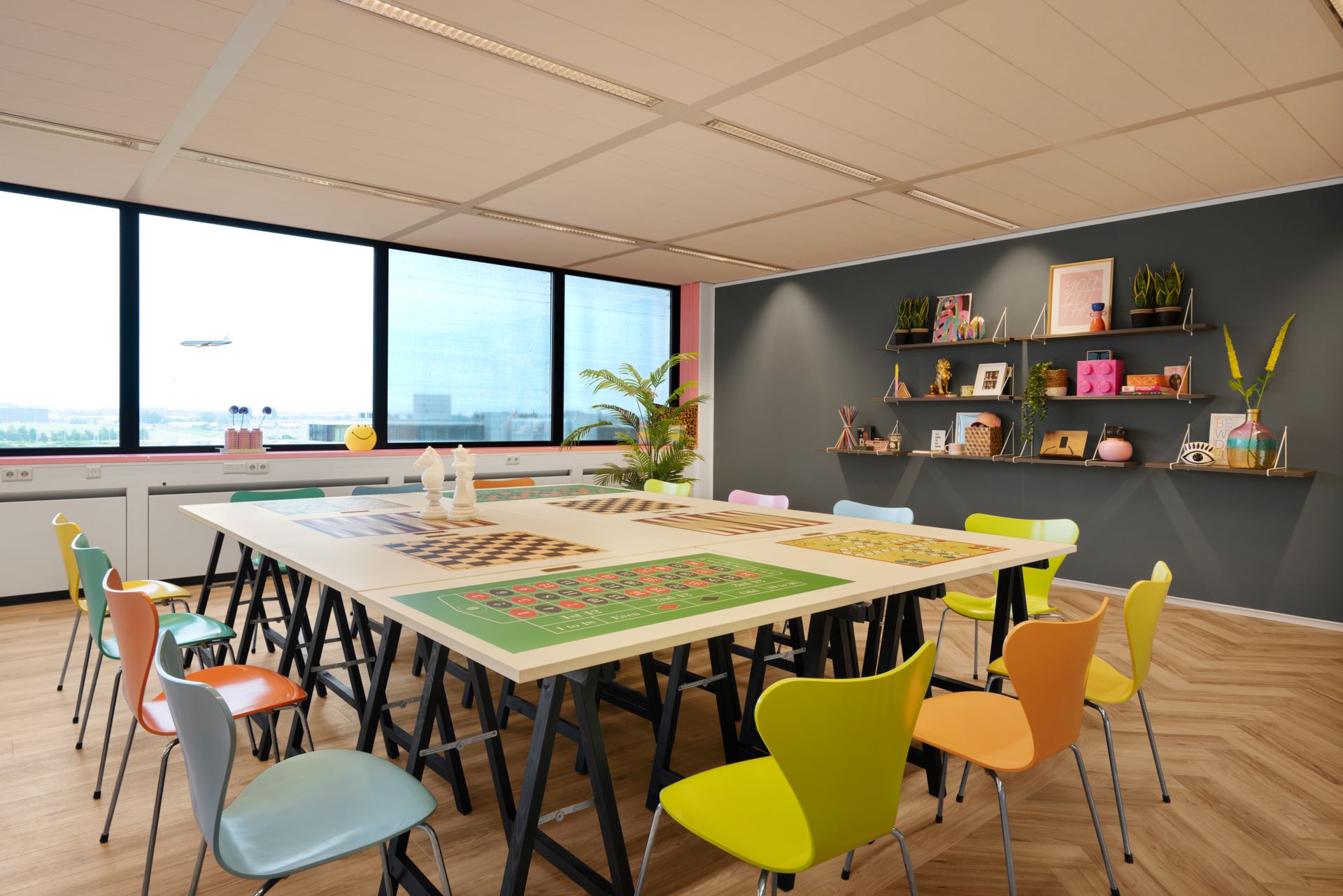 Moxy Amsterdam Schiphol Airport presenteert speelse en duurzame vergaderruimtes