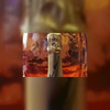 Champagneglas lijkt op borst Kate Moss