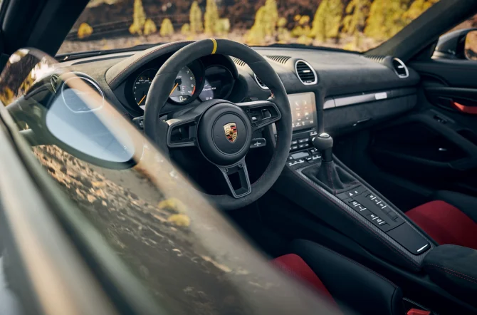Porsche 718 Spyder RS
