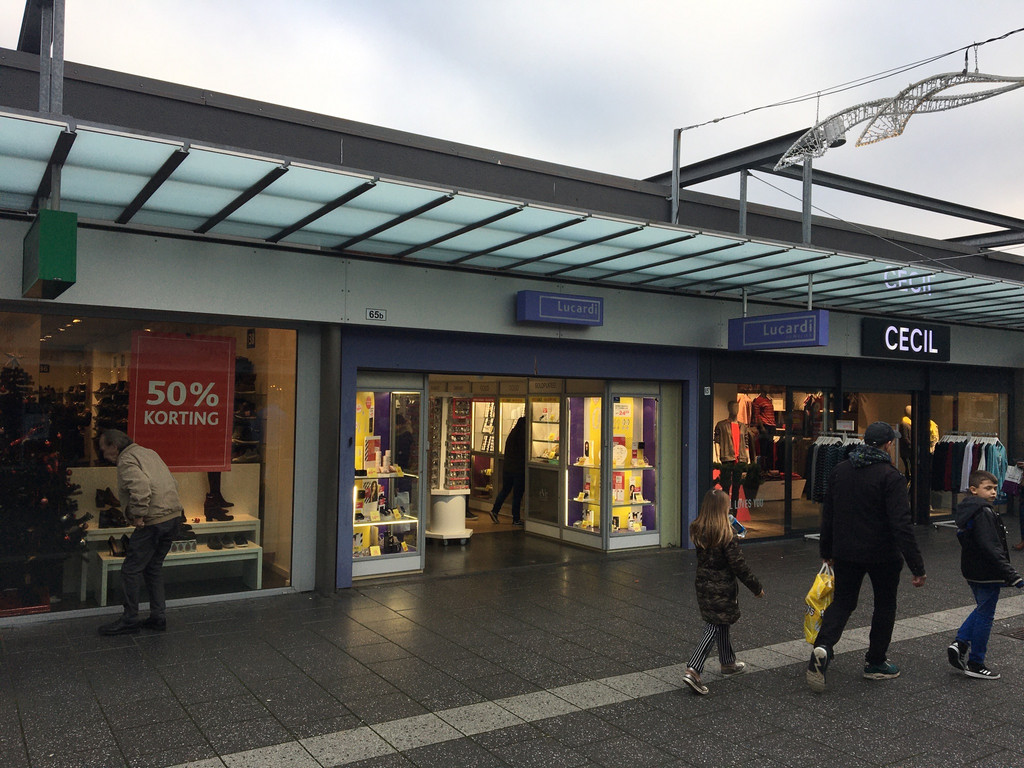 Winkelcentrum Woensel 65b, Eindhoven