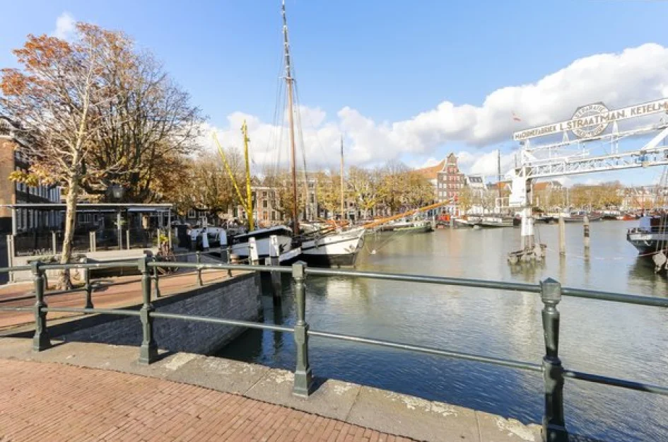 Wolwevershaven 42b